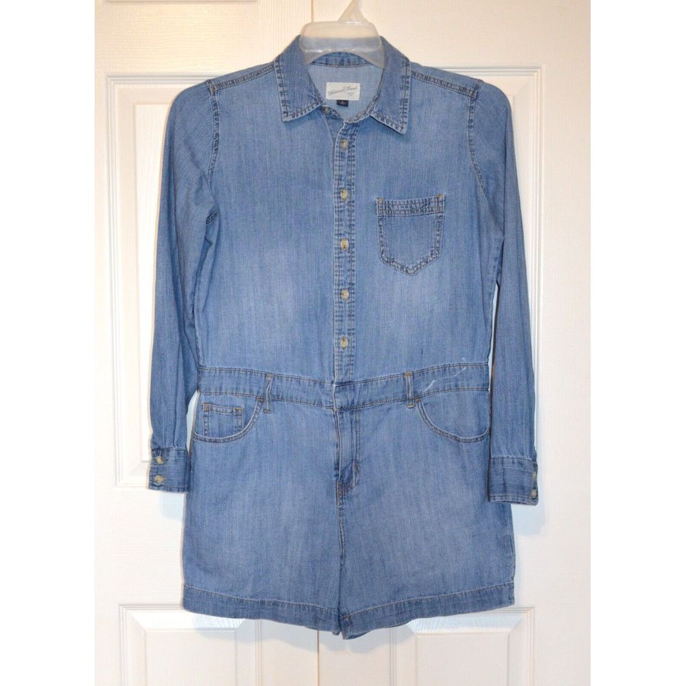 Women's size 8 Universal Threads chambray long sleeve romper short